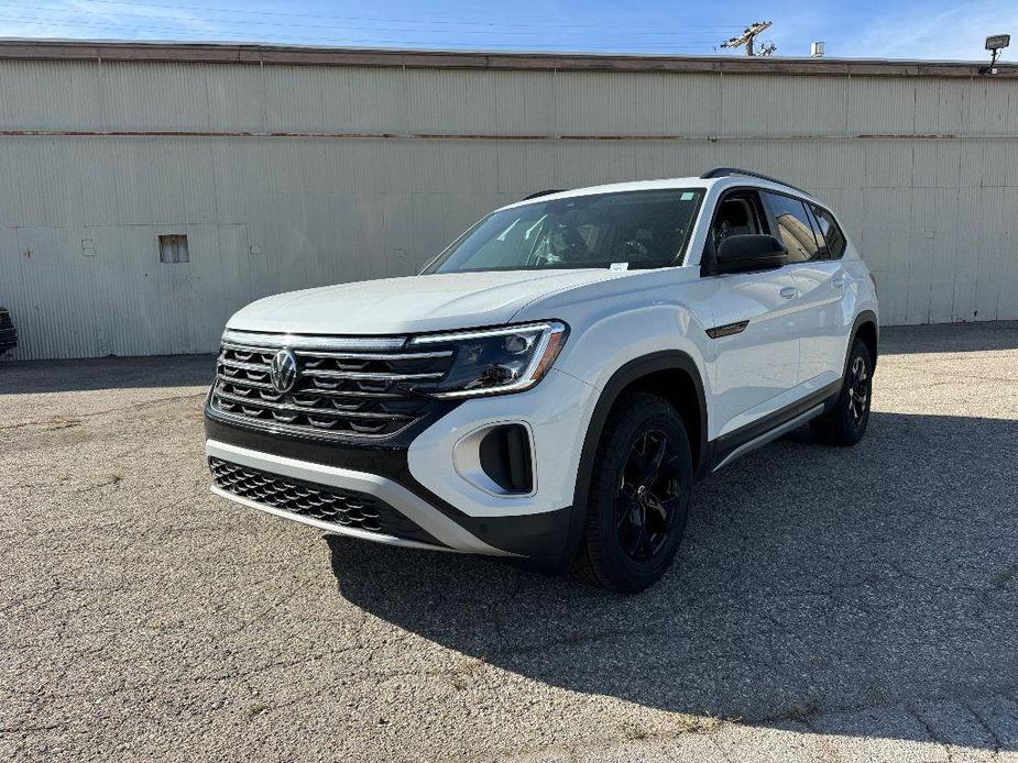 new 2024 Volkswagen Atlas car, priced at $44,376