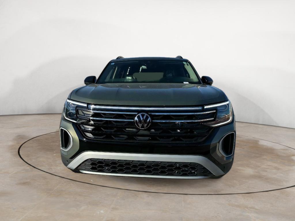 new 2025 Volkswagen Atlas car, priced at $46,111