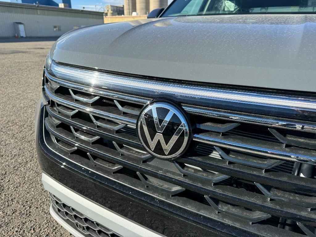 new 2025 Volkswagen Atlas car, priced at $45,775