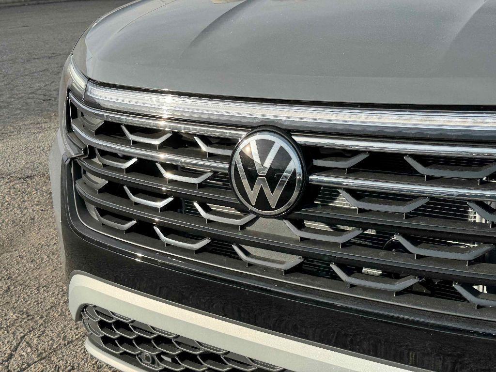 new 2025 Volkswagen Atlas car, priced at $46,358