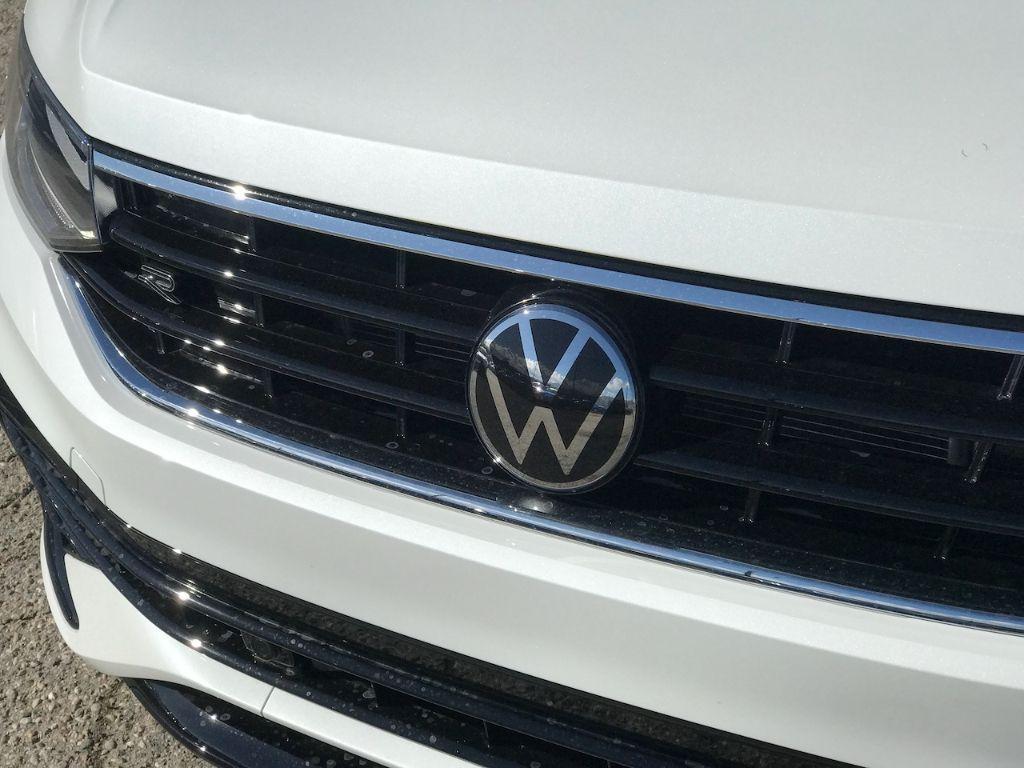 new 2024 Volkswagen Tiguan car, priced at $34,329