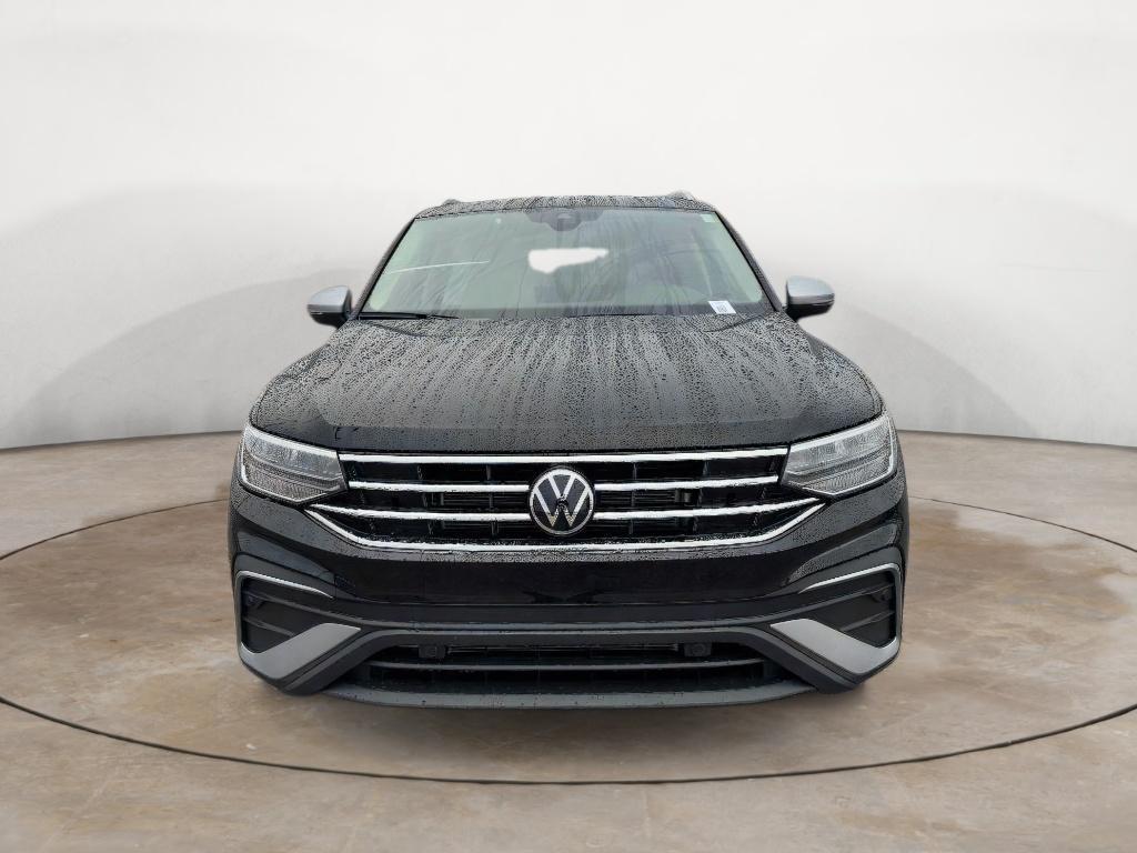 new 2024 Volkswagen Tiguan car, priced at $32,013