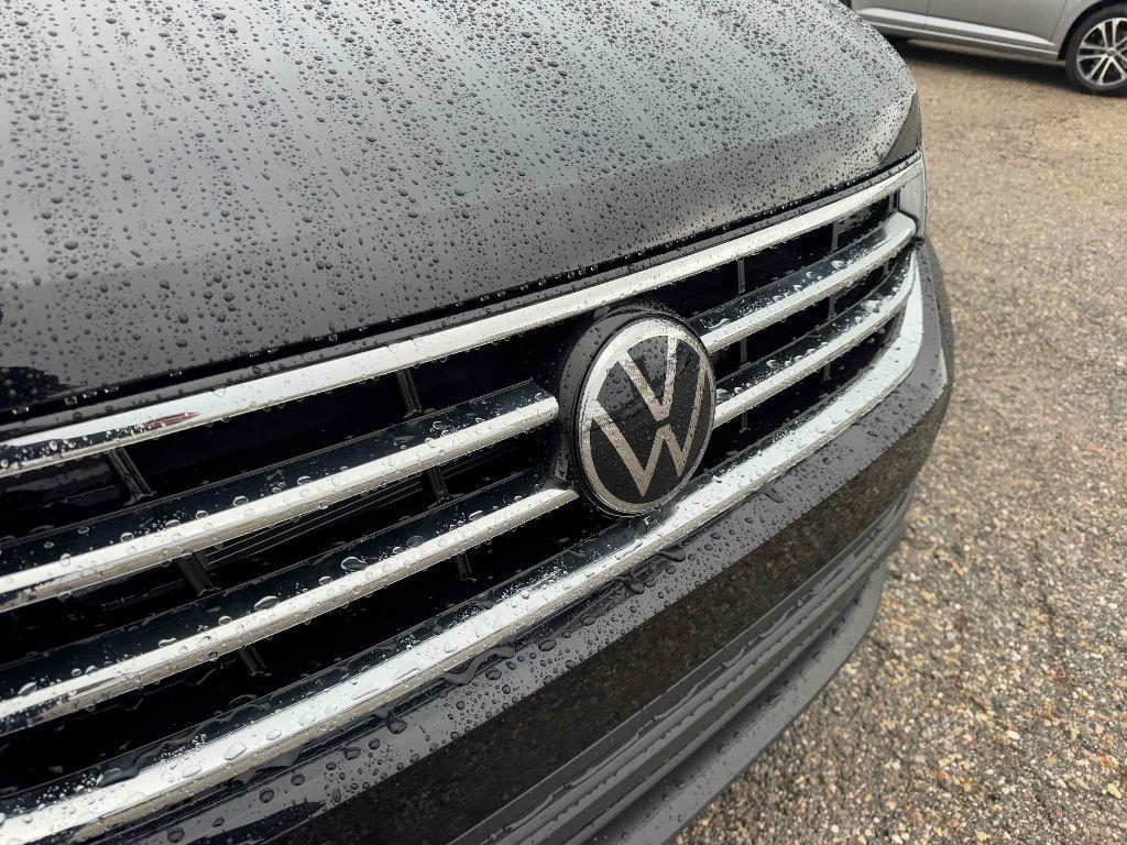 new 2024 Volkswagen Tiguan car, priced at $32,013