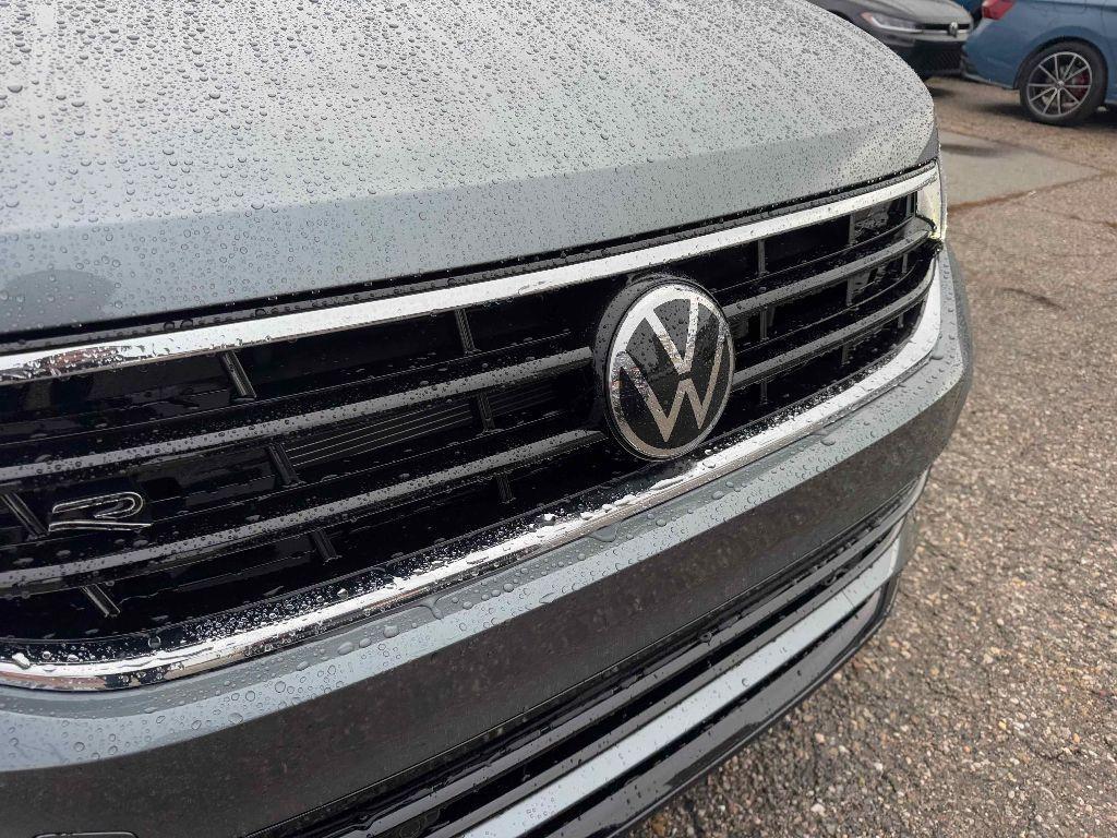 new 2024 Volkswagen Tiguan car, priced at $33,989