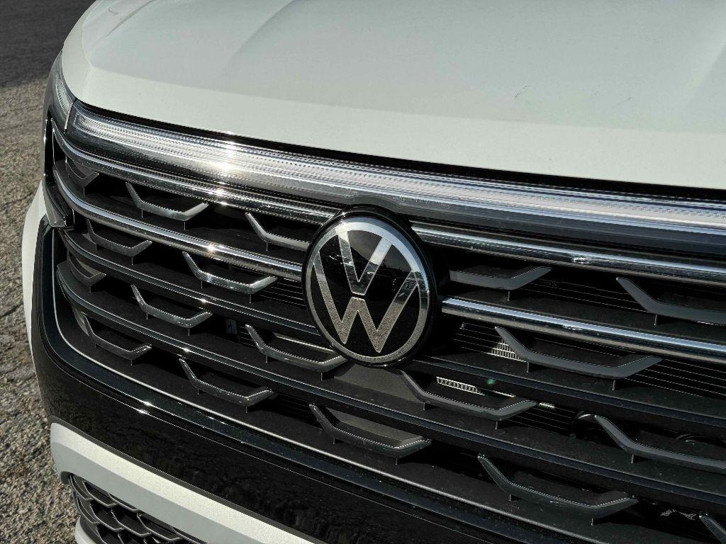 new 2025 Volkswagen Atlas car, priced at $45,513