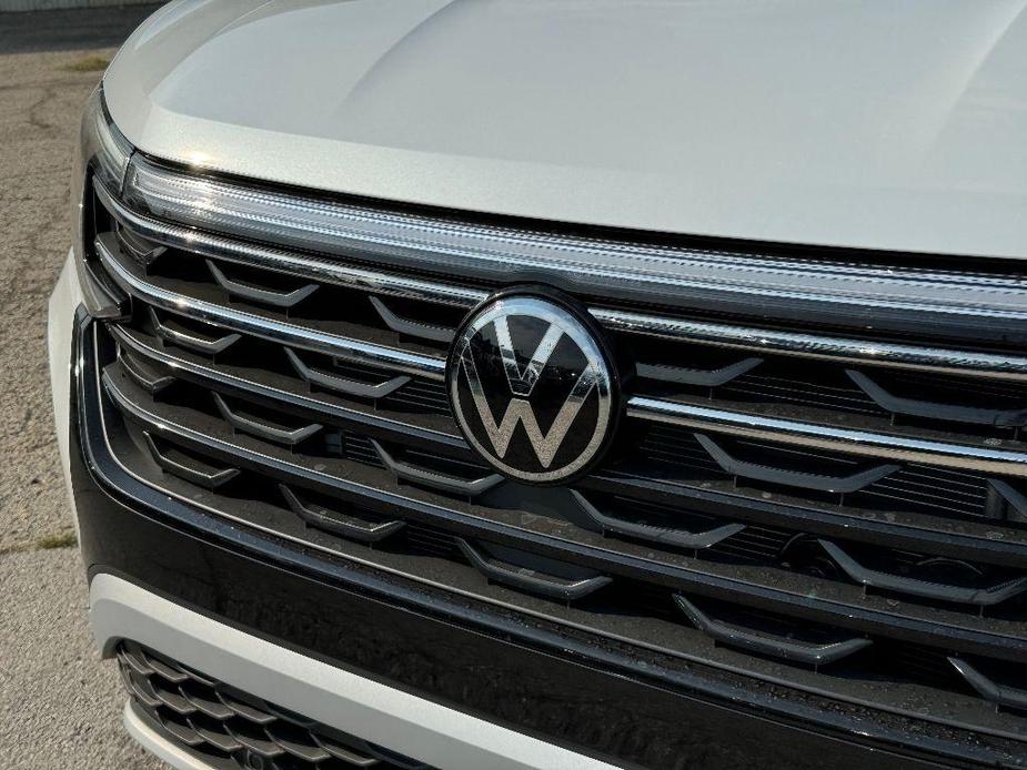 new 2024 Volkswagen Atlas car, priced at $48,734