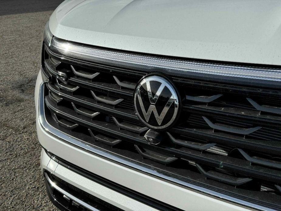 new 2025 Volkswagen Atlas car, priced at $53,017