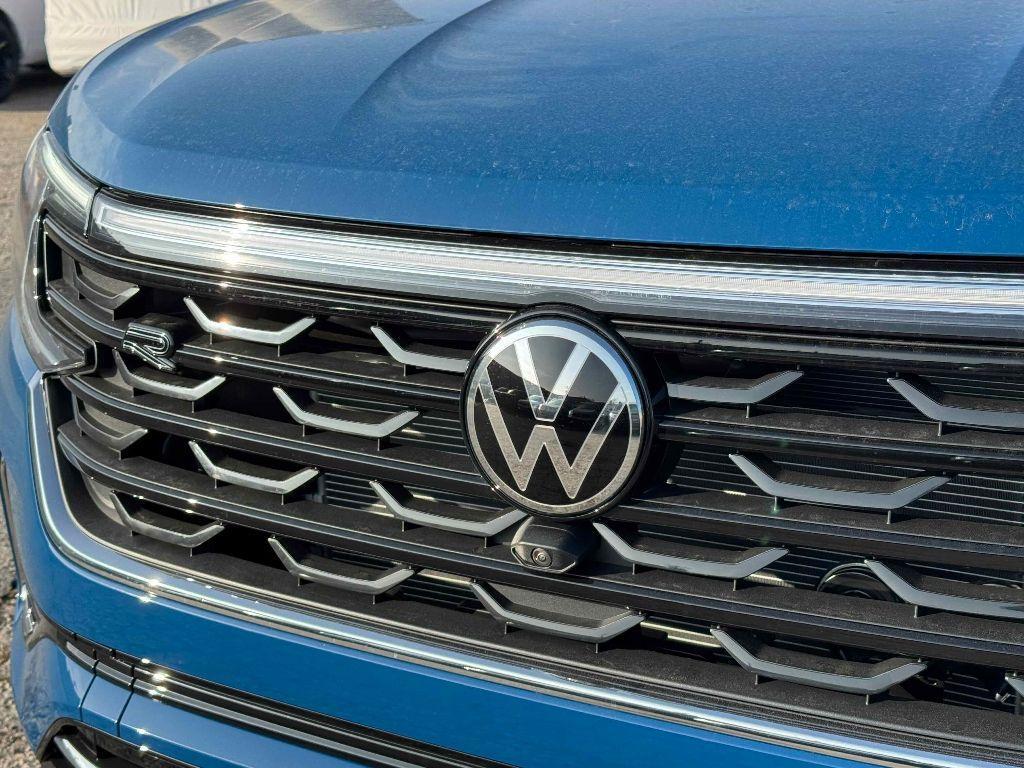 new 2025 Volkswagen Atlas car, priced at $52,580