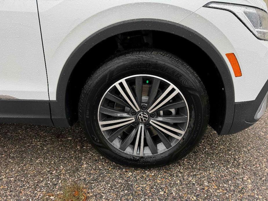 new 2024 Volkswagen Tiguan car, priced at $31,913