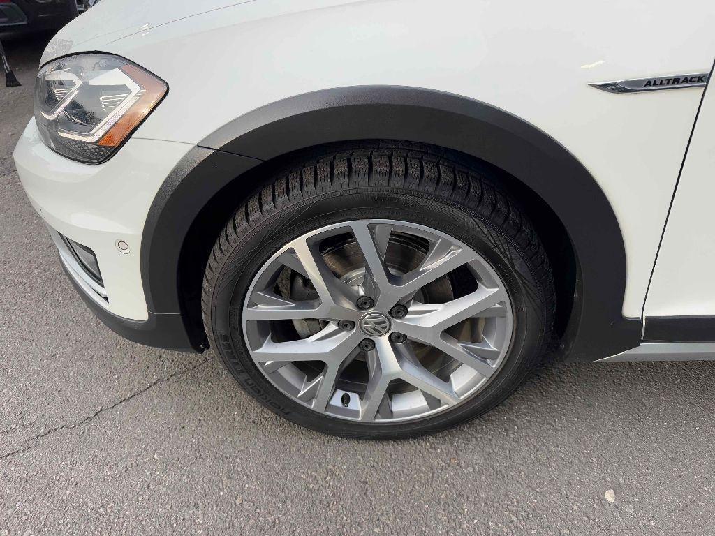 used 2019 Volkswagen Golf Alltrack car, priced at $28,775