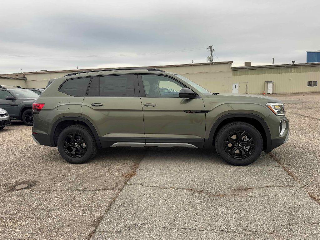 new 2025 Volkswagen Atlas car, priced at $45,323