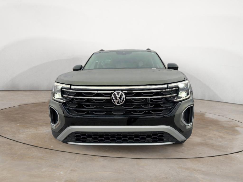 new 2025 Volkswagen Atlas car, priced at $45,323