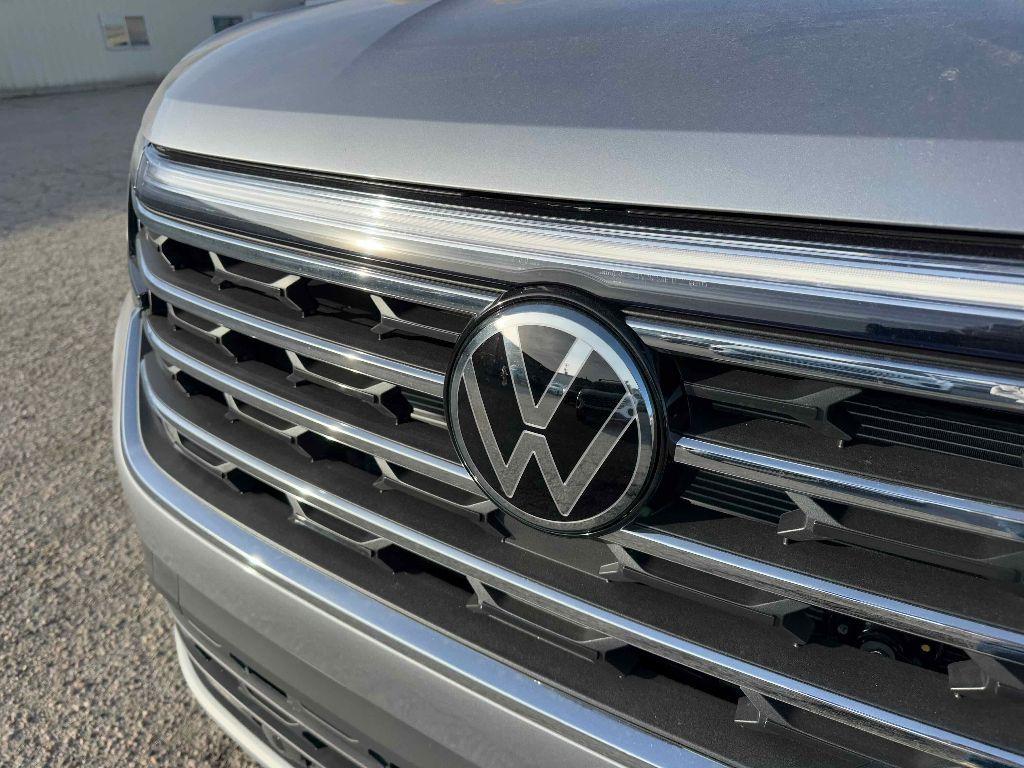 new 2025 Volkswagen Atlas car, priced at $45,113