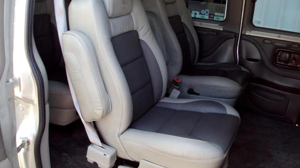 used 2010 GMC Savana 1500 car, priced at $18,988