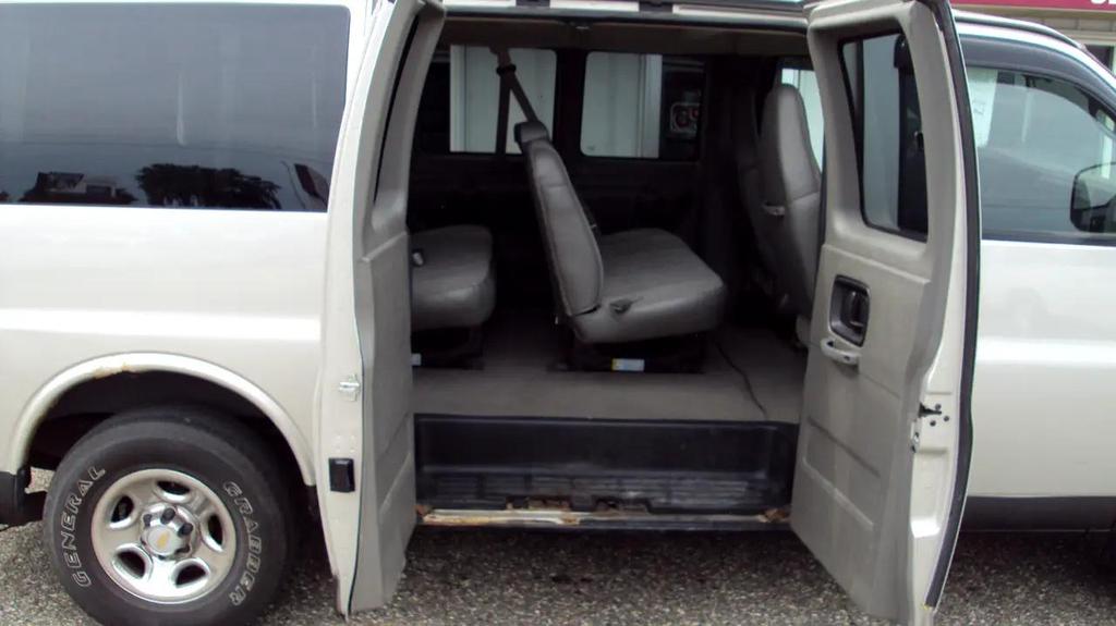 used 2007 Chevrolet Express 1500 car, priced at $2,999