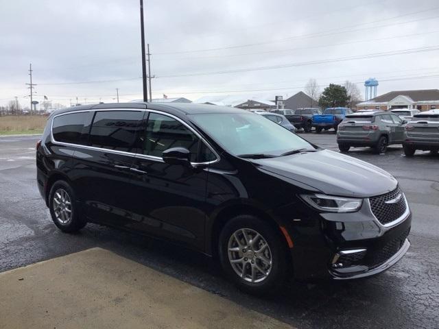 new 2025 Chrysler Pacifica car