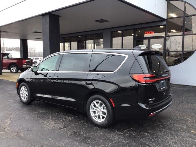 new 2025 Chrysler Pacifica car