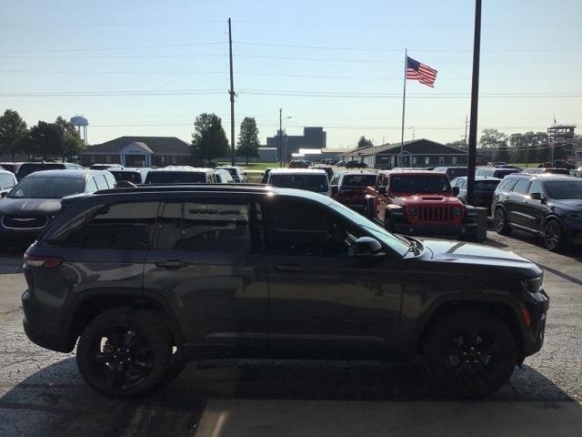 used 2022 Jeep Grand Cherokee car, priced at $34,870