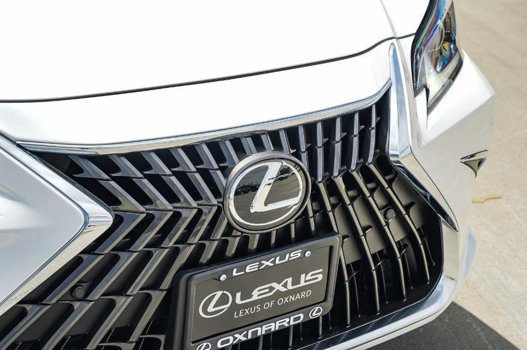 new 2025 Lexus ES 300h car, priced at $47,923
