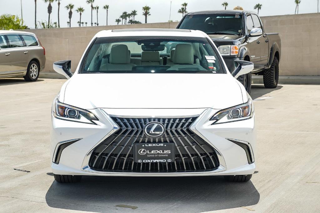 new 2025 Lexus ES 300h car, priced at $47,923
