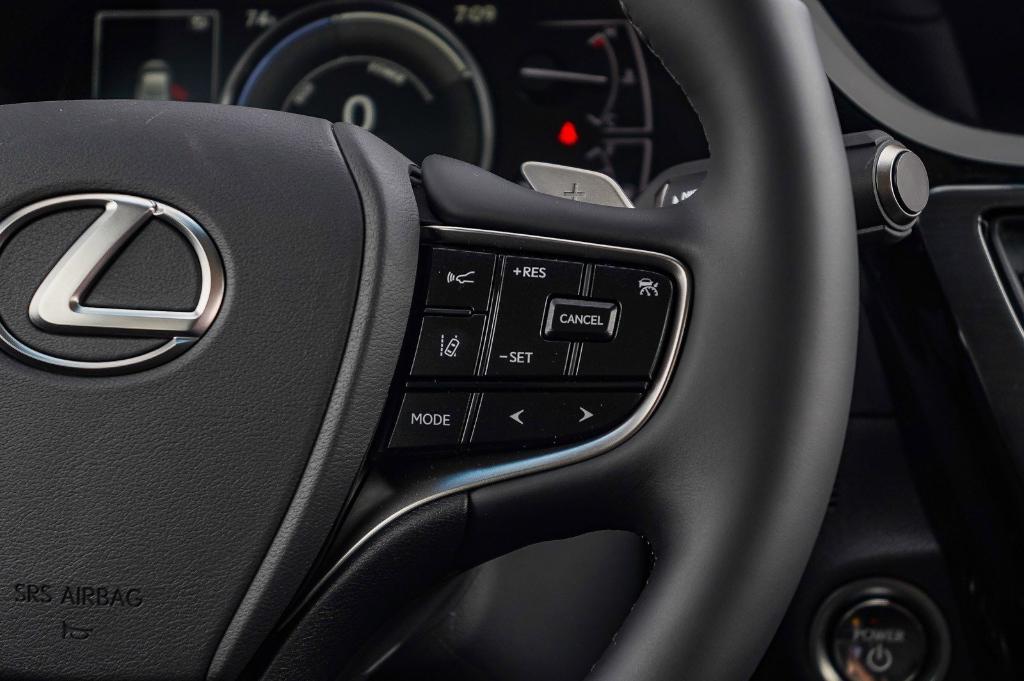 new 2025 Lexus ES 300h car, priced at $46,253