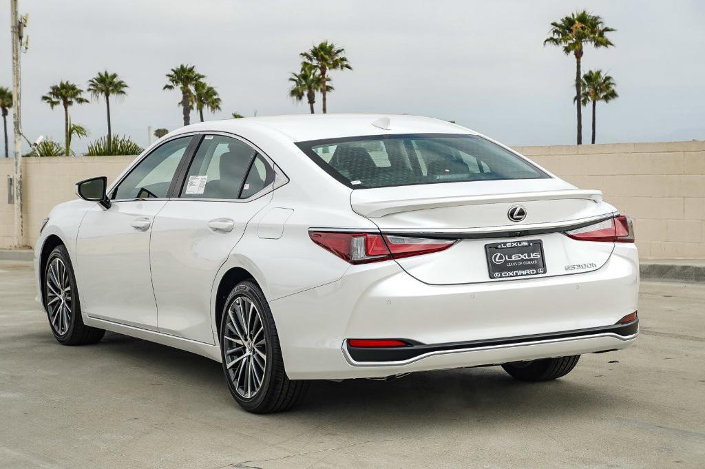 new 2025 Lexus ES 300h car, priced at $46,253