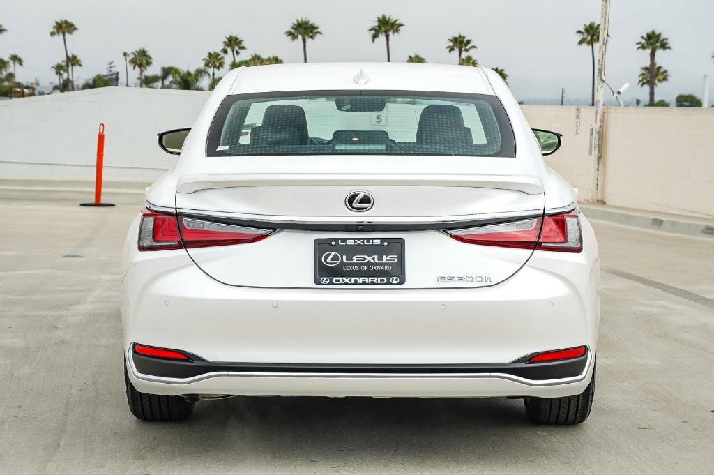 new 2025 Lexus ES 300h car, priced at $46,253