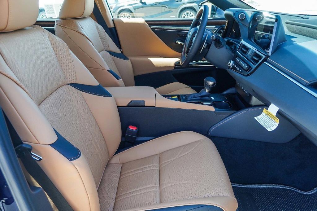 new 2025 Lexus ES 300h car, priced at $56,204
