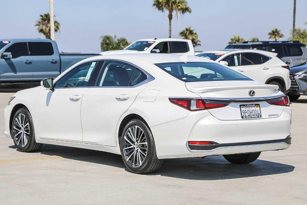used 2025 Lexus ES 300h car, priced at $42,995