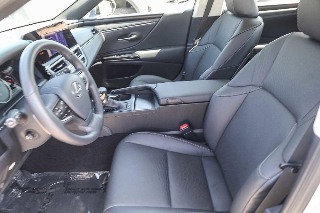 used 2025 Lexus ES 300h car, priced at $42,995