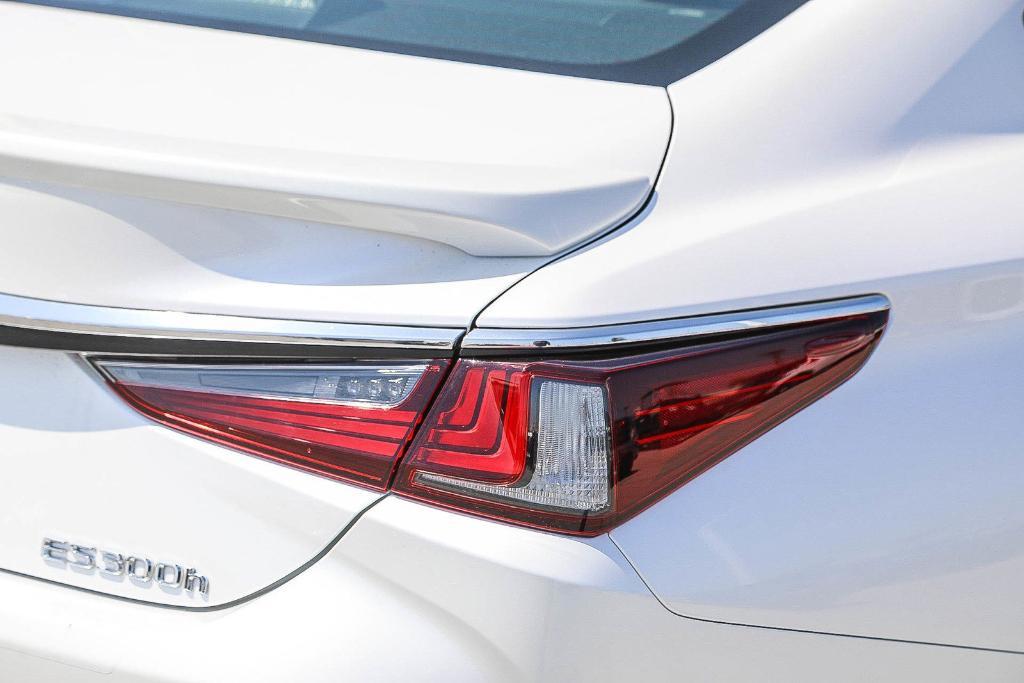 used 2025 Lexus ES 300h car, priced at $42,995