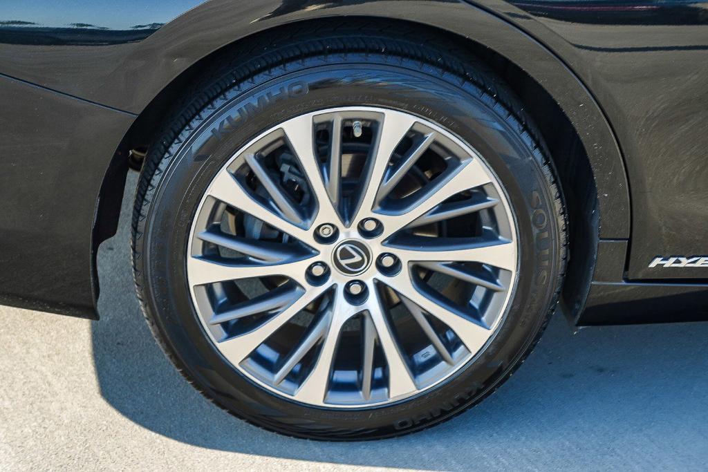 used 2021 Lexus ES 300h car, priced at $26,988