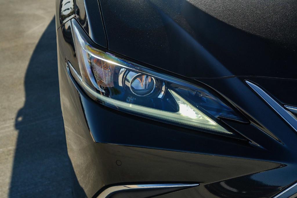used 2021 Lexus ES 300h car, priced at $26,988
