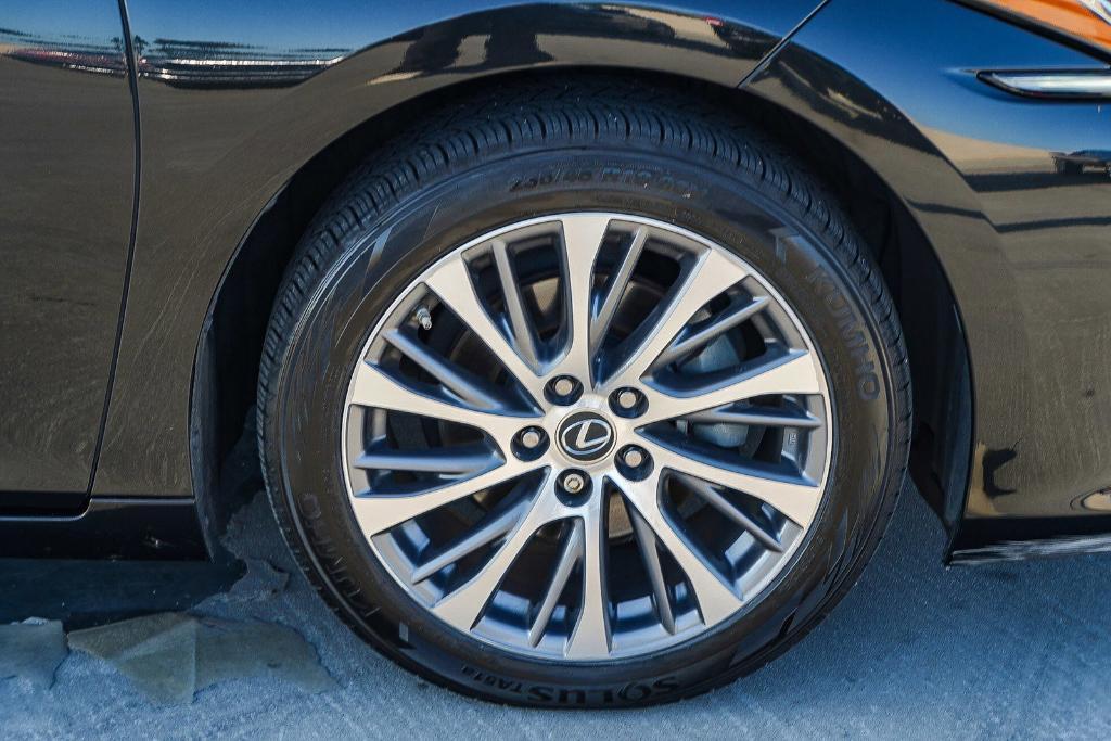 used 2021 Lexus ES 300h car, priced at $26,988