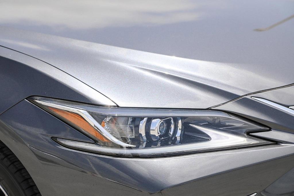 used 2025 Lexus ES 300h car, priced at $44,995