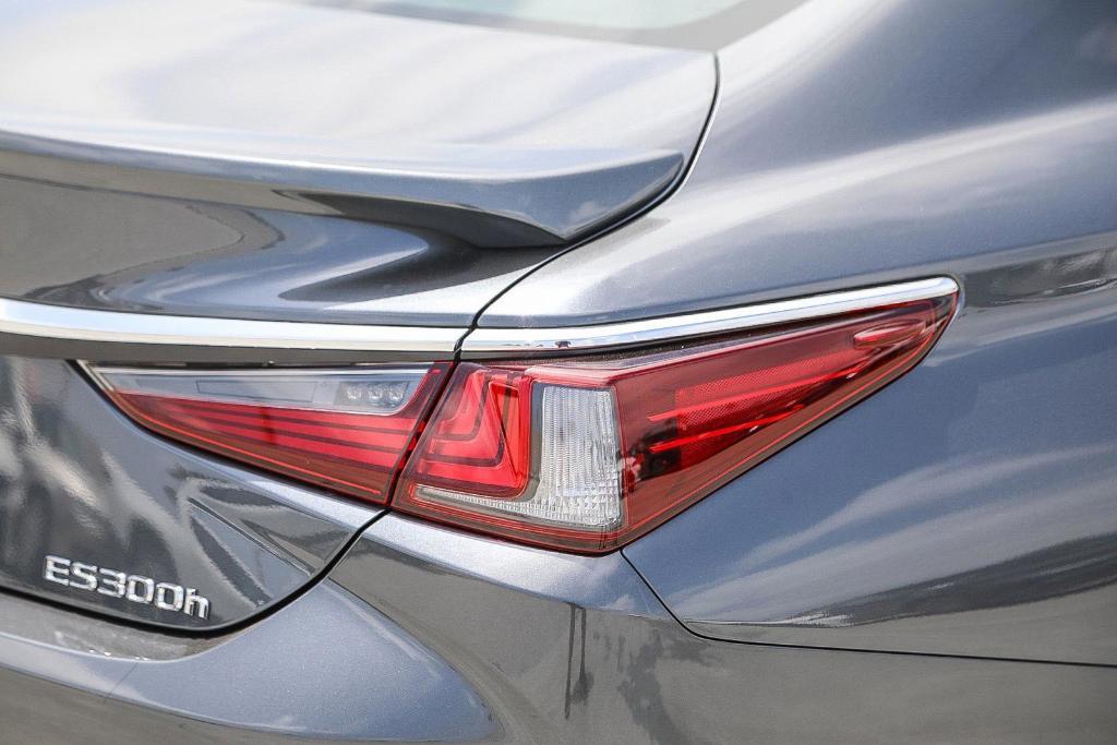 used 2025 Lexus ES 300h car, priced at $44,995