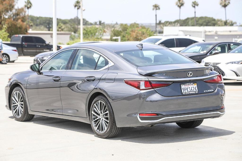used 2025 Lexus ES 300h car, priced at $44,995