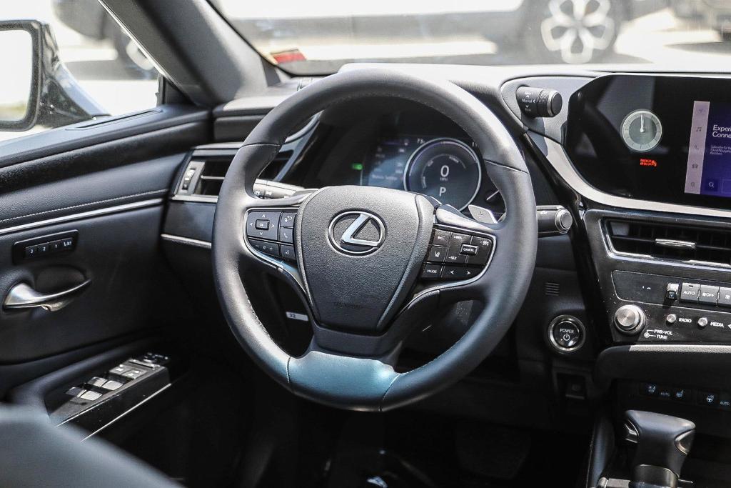 used 2025 Lexus ES 300h car, priced at $44,995
