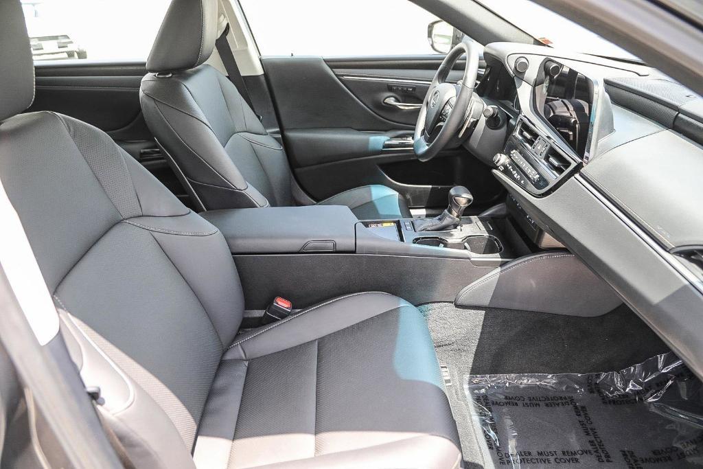 used 2025 Lexus ES 300h car, priced at $44,995