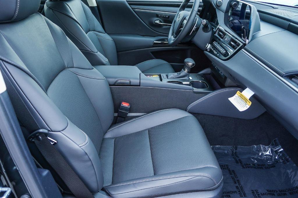 new 2025 Lexus ES 300h car, priced at $48,150