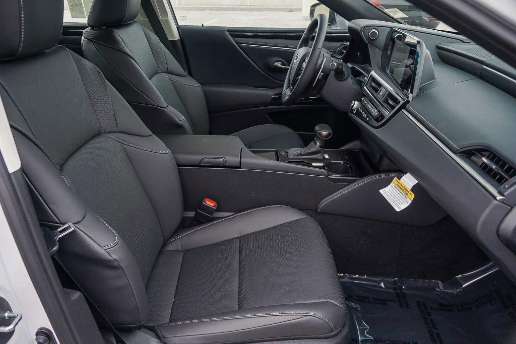 new 2025 Lexus ES 350 car, priced at $42,123