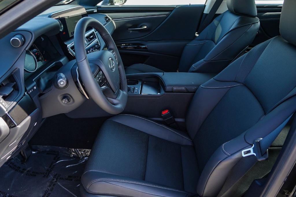 new 2025 Lexus ES 300h car, priced at $46,068