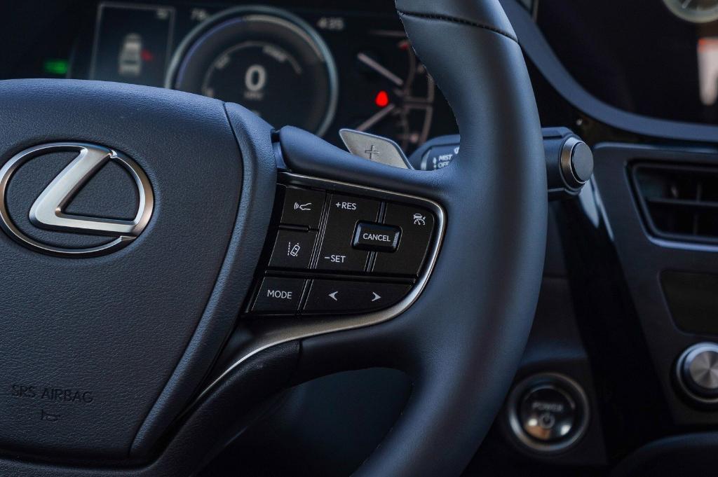 new 2025 Lexus ES 300h car, priced at $46,068