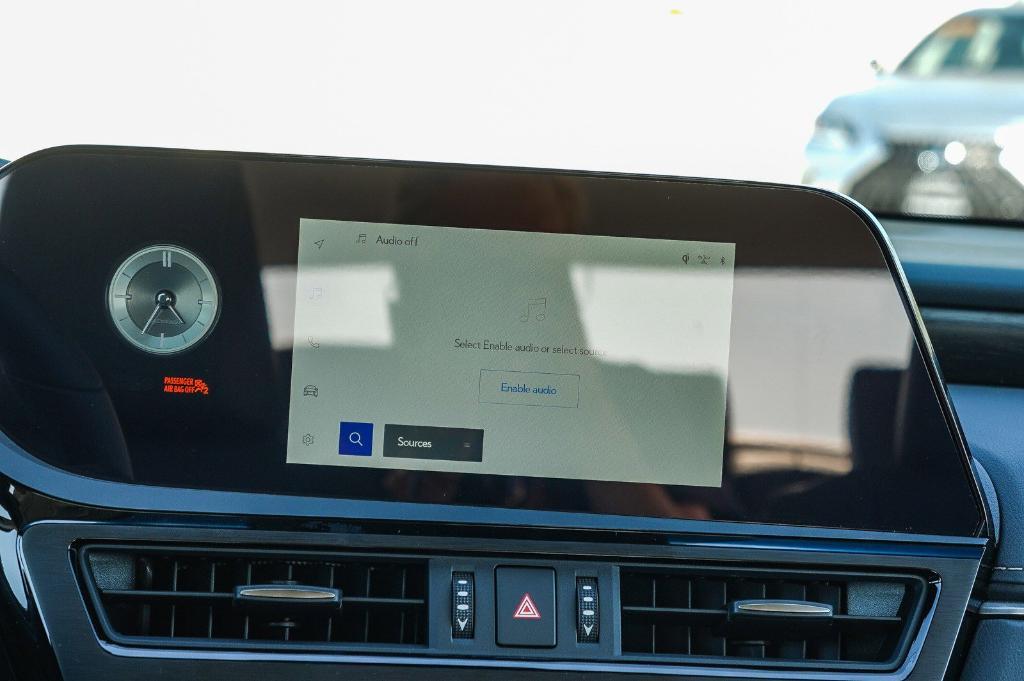new 2025 Lexus ES 300h car, priced at $46,068