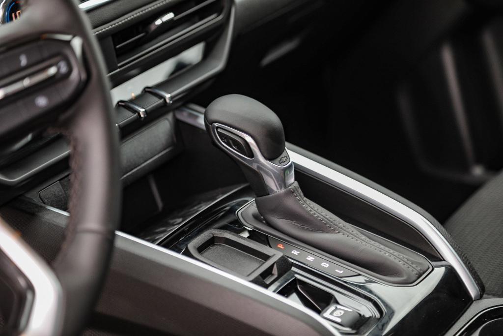 used 2024 Chevrolet Colorado car, priced at $32,995