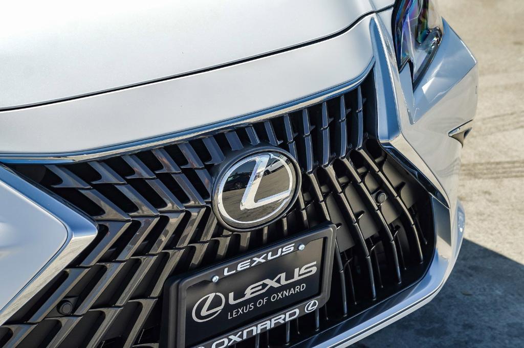 new 2025 Lexus ES 300h car, priced at $47,086