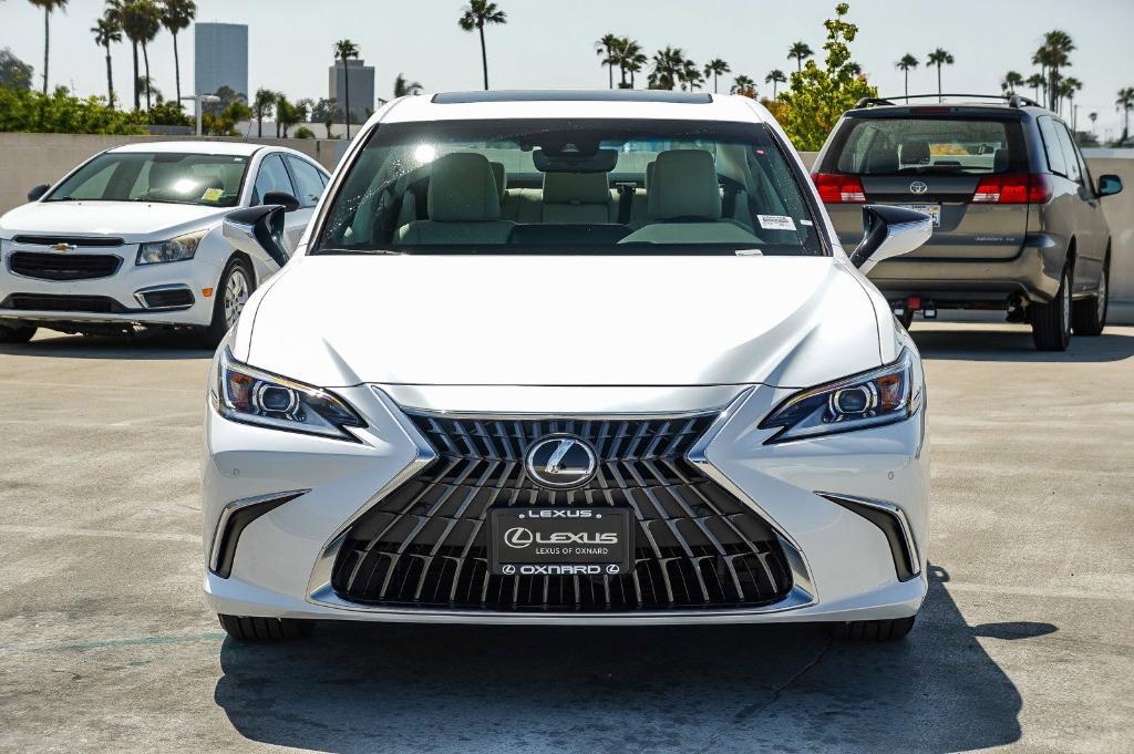 new 2025 Lexus ES 300h car, priced at $47,086