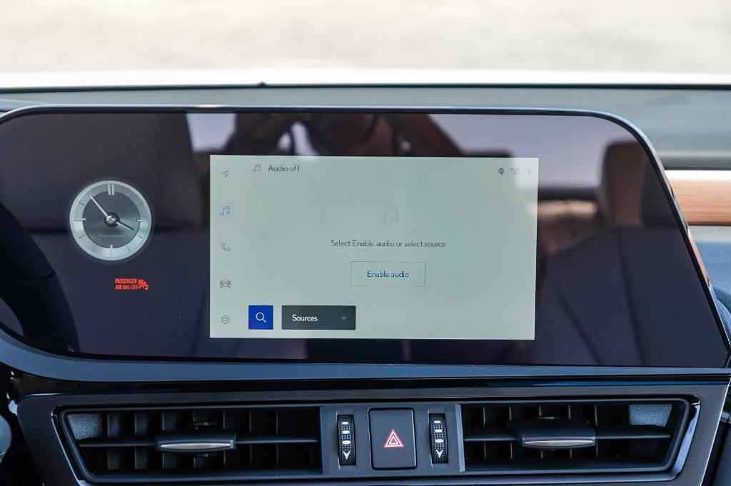 new 2025 Lexus ES 300h car, priced at $47,086