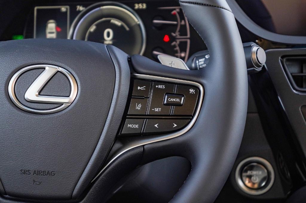 new 2025 Lexus ES 300h car, priced at $47,086