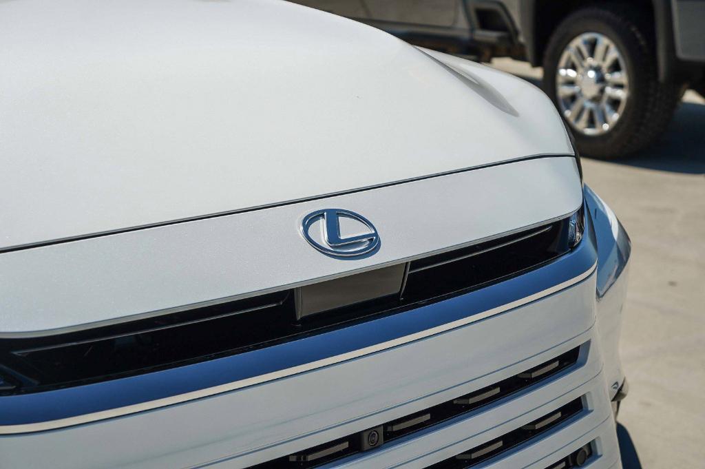 new 2025 Lexus TX 500h car, priced at $74,114